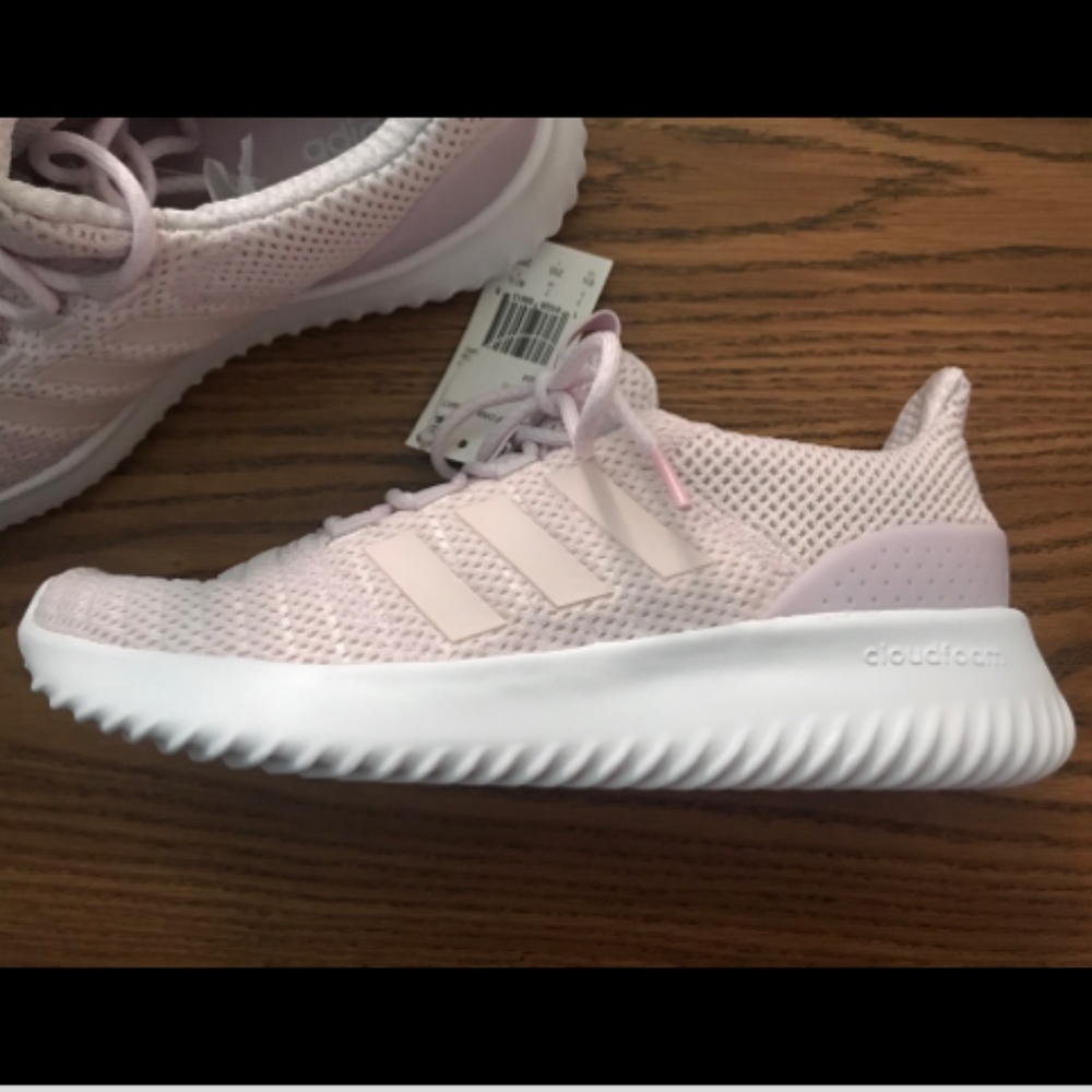 Women's Adidas Sneaker